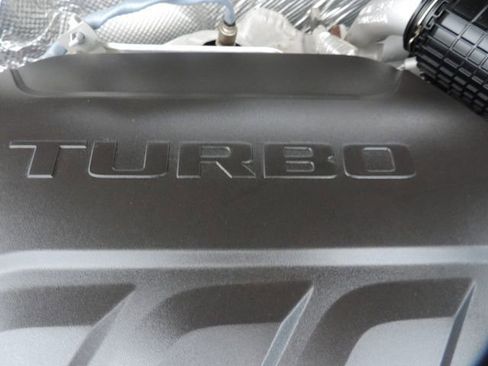 Certified 2025 Chevrolet Trax LT w/ LT Convenience Package image 22