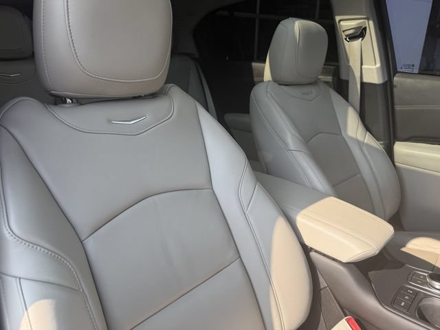 Used 2021 Cadillac XT4 Premium Luxury w/ Cold Weather Package AWD/4WD image 12