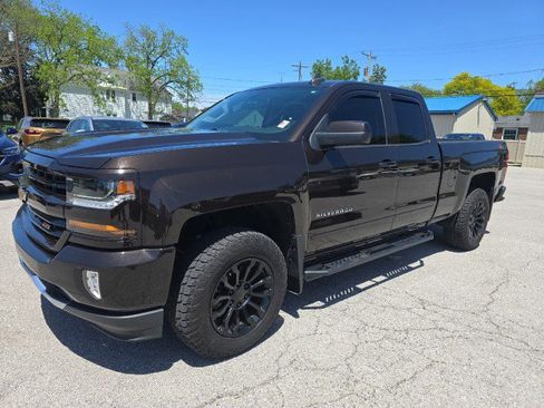 Used 2018 Chevrolet Silverado 1500 LT w/ All Star Edition AWD/4WD image 2