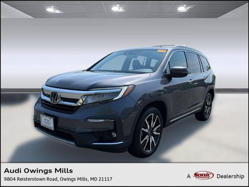 Used 2020 Honda Pilot Touring image 1