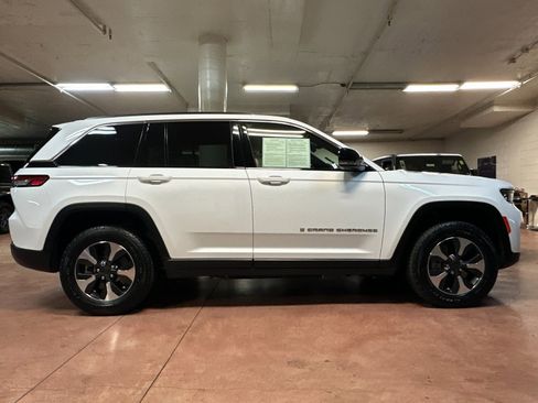 Used 2022 Jeep Grand Cherokee Limited 4xe image 6