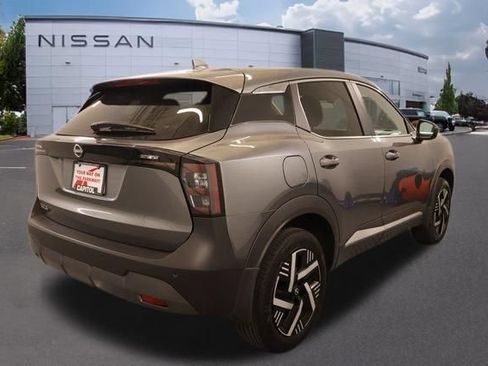 Used 2025 Nissan Kicks SV w/ Illumination Package FWD image 3