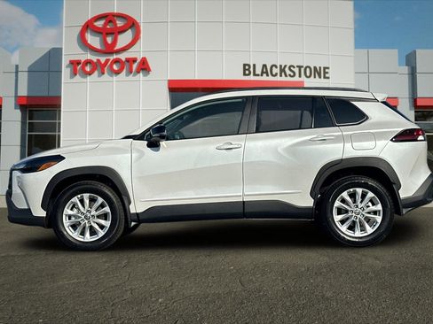 Certified 2026 Toyota Corolla Cross LE image 6