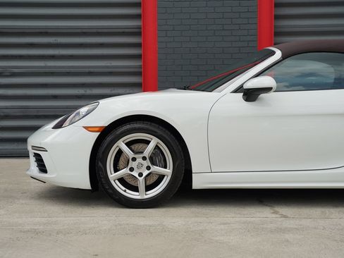 Used 2019 Porsche 718 Boxster RWD image 10