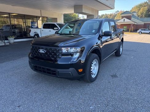 New 2025 Ford Maverick XL image 1