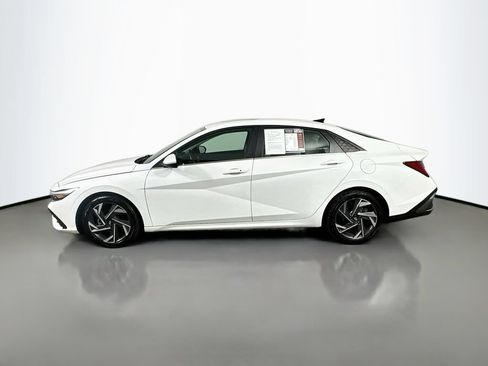 Used 2025 Hyundai Elantra SEL FWD image 5