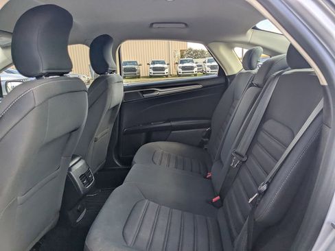 Used 2019 Ford Fusion SE image 13