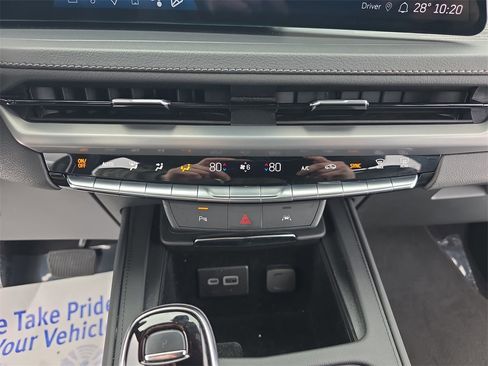 Certified 2024 Cadillac XT4 Premium Luxury image 21