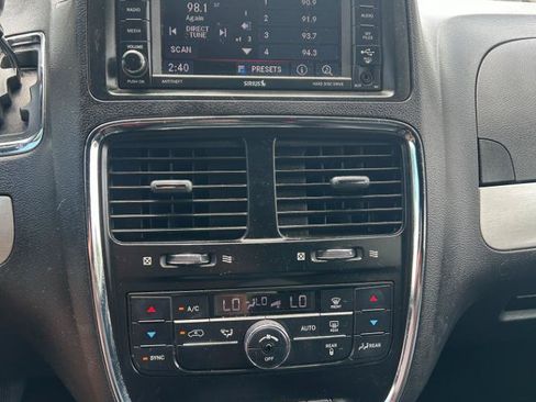 Used 2016 Dodge Grand Caravan R/T FWD image 18