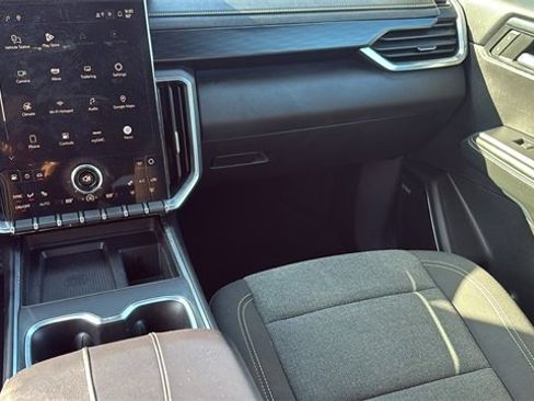 Certified 2025 GMC Acadia Elevation image 28