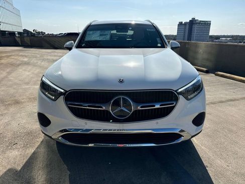 Used 2025 Mercedes-Benz GLC 350e 4MATIC image 2