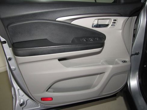 Used 2021 Honda Pilot Special Edition image 11
