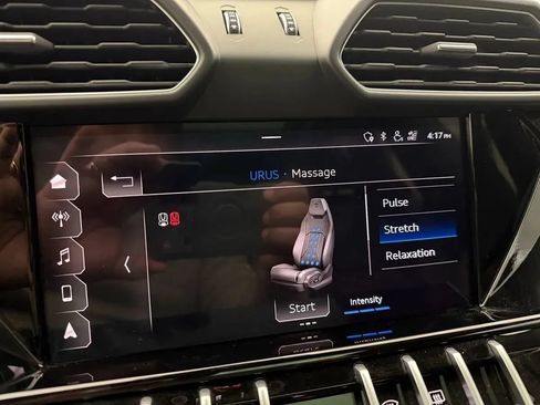 Used 2021 Lamborghini Urus AWD/4WD image 40