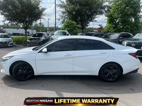 Used 2022 Hyundai Elantra Blue FWD image 5