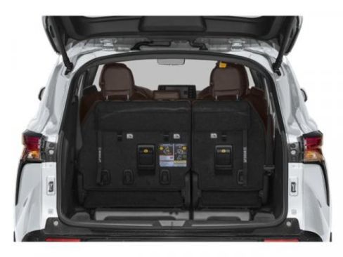Used 2026 Toyota Sienna Platinum AWD/4WD image 10