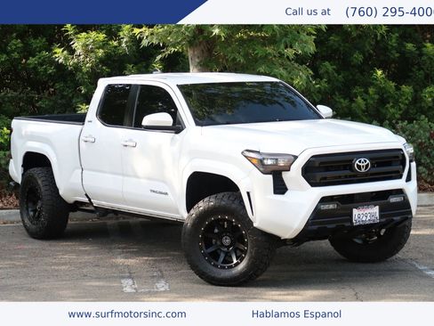 Used 2025 Toyota Tacoma SR5 AWD/4WD image 1