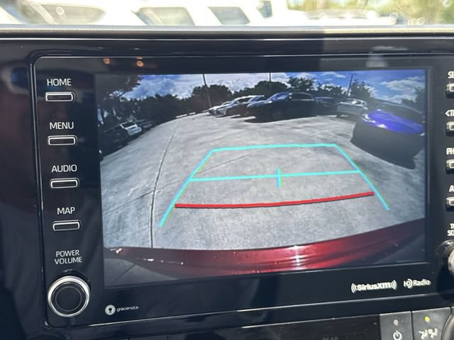Used 2022 Toyota Highlander XLE FWD image 17