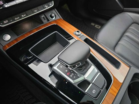 Used 2023 Audi Q5 2.0T Premium w/ Convenience Package image 29