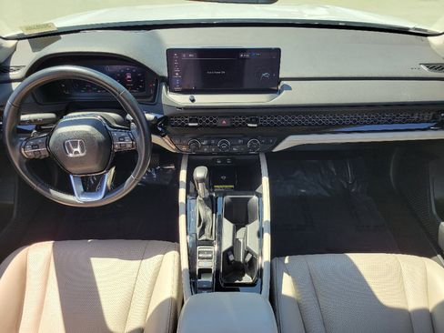 Used 2024 Honda Accord Touring image 10