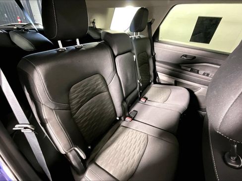 Used 2025 Nissan Pathfinder SV FWD image 34