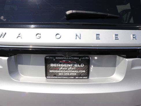 Used 2025 Jeep Wagoneer Series II w/ 8-Passenger Seating Package AWD/4WD image 74