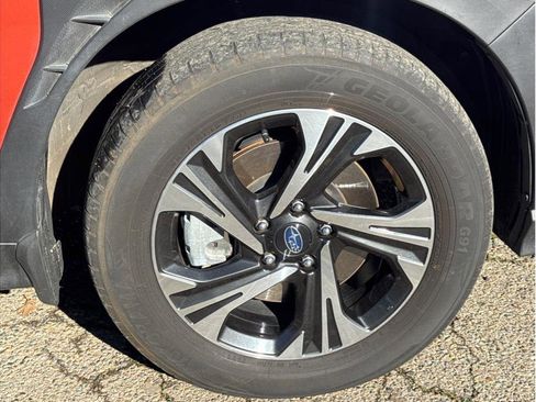 Used 2024 Subaru Crosstrek 2.0i Premium image 9