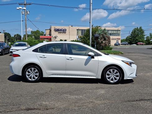 Used 2024 Toyota Corolla LE FWD image 8