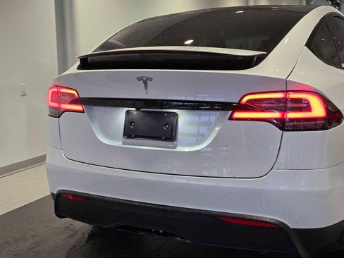 Used 2023 Tesla Model X image 4