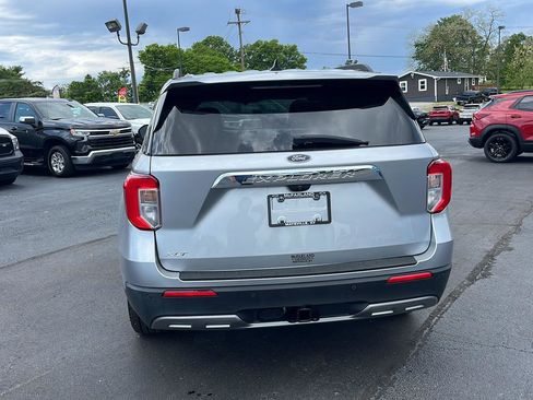 Used 2021 Ford Explorer XLT w/ Equipment Group 202A AWD/4WD image 4