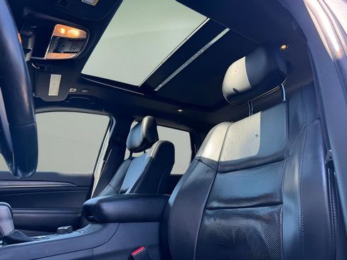 Used 2018 Jeep Grand Cherokee Limited w/ Luxury Group II image 19