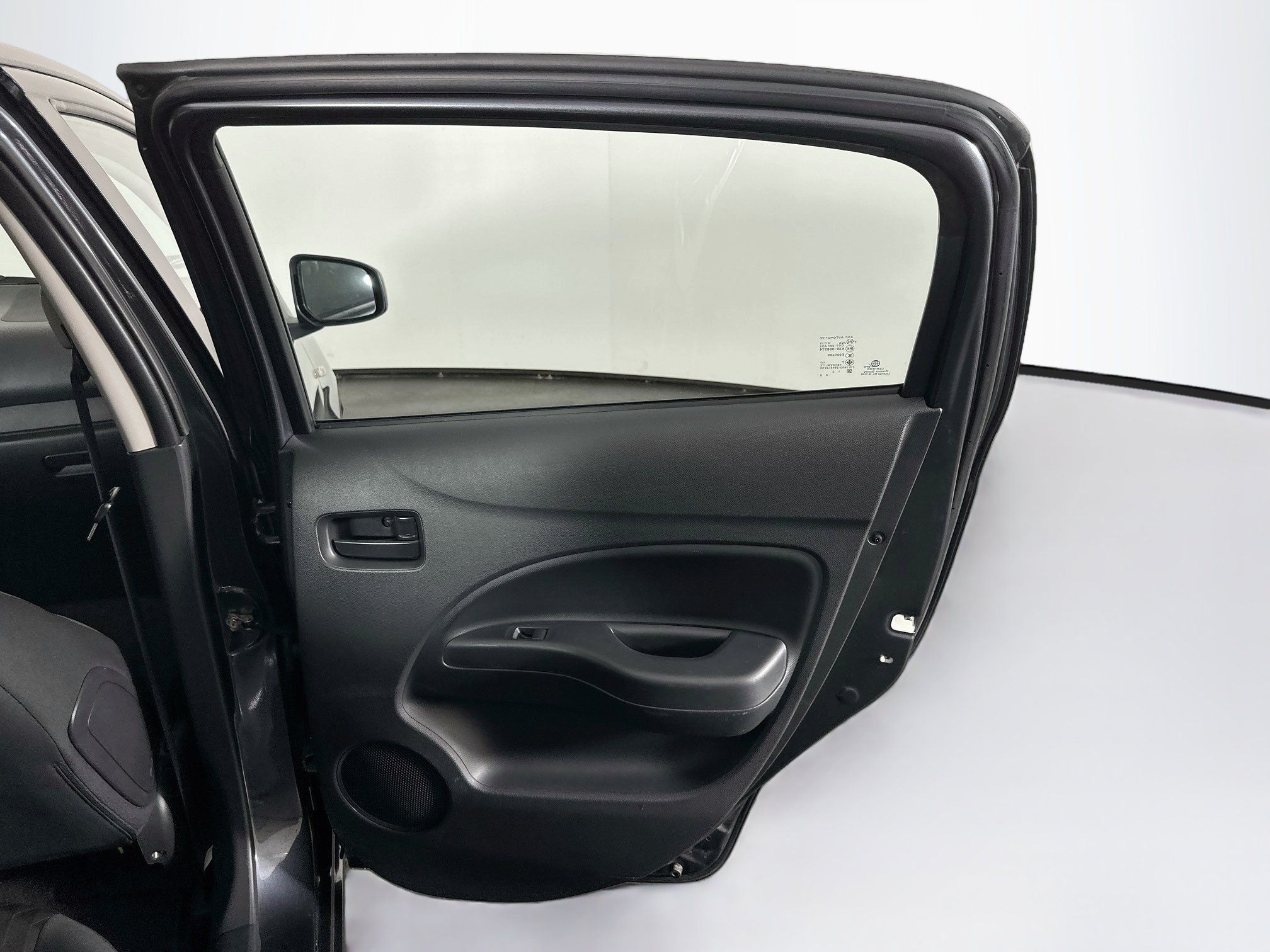 Used 2024 Mitsubishi Mirage ES FWD image 27