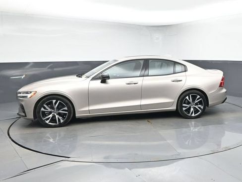 Used 2024 Volvo S60 B5 Plus w/ Climate Package FWD image 4