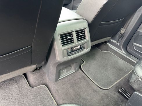 Used 2022 Volkswagen Atlas SE image 19