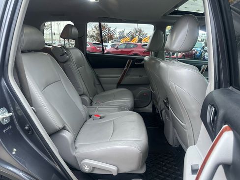 Used 2013 Toyota Highlander Limited image 17