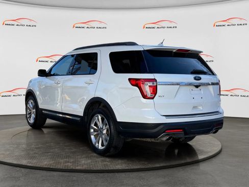 Used 2018 Ford Explorer XLT w/ Equipment Group 202A image 6