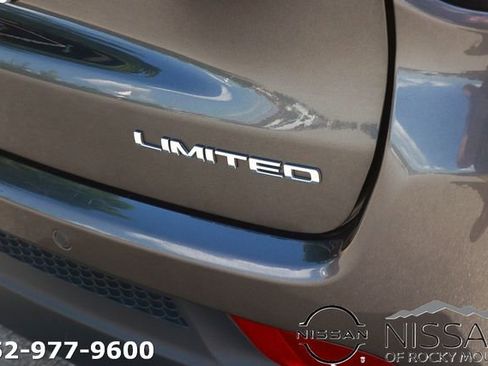 Used 2024 Jeep Compass Limited AWD/4WD image 9