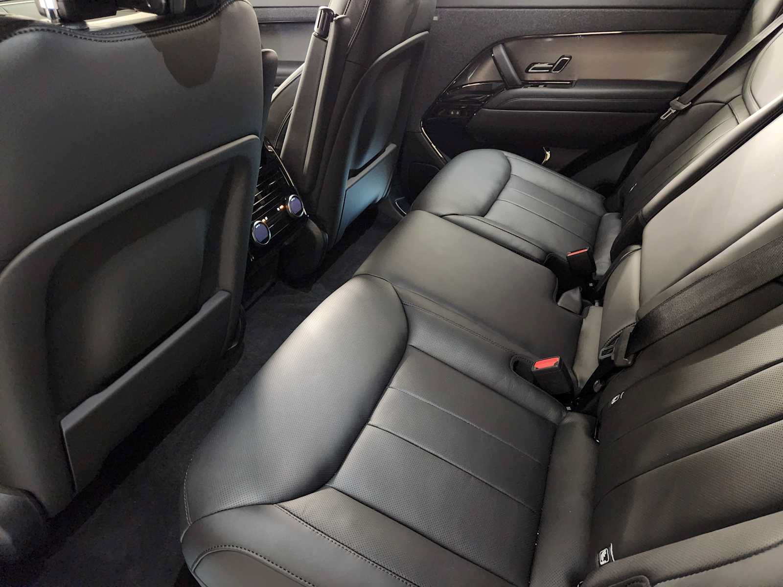 New 2027 Land Rover Range Rover Sport SE AWD/4WD image 29