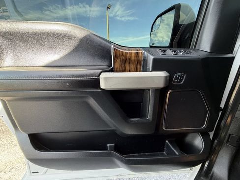 Used 2019 Ford F150 Lariat AWD/4WD image 21