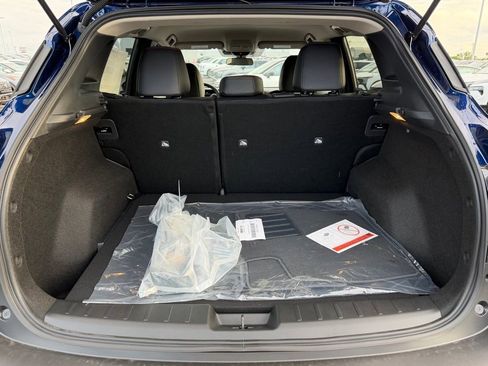 New 2026 Nissan Kicks SR w/ Cold Weather Package FWD image 34
