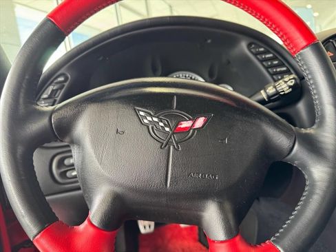 Used 2004 Chevrolet Corvette Convertible w/ Preferred Equipment Group RWD image 17