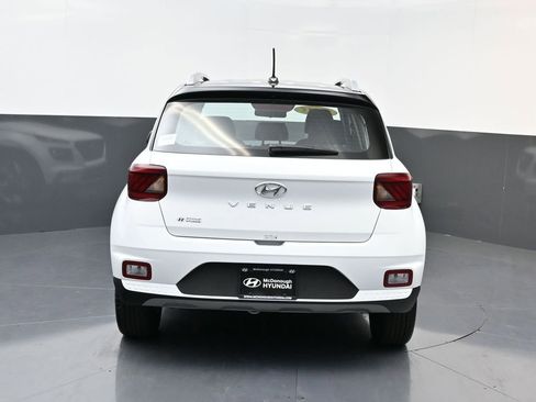 Certified 2025 Hyundai Venue Limited image 5