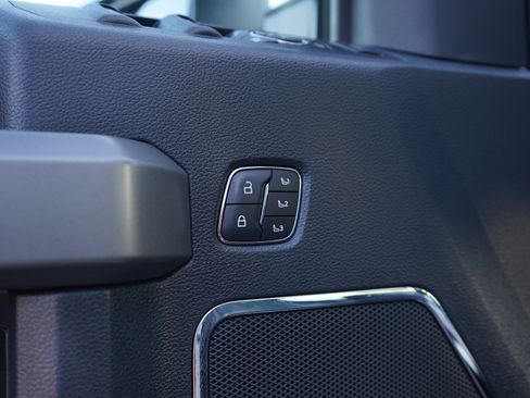 Used 2022 Ford F350 Platinum w/ FX4 Off-Road Package image 20