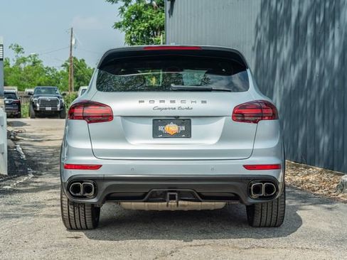 Used 2016 Porsche Cayenne Turbo AWD/4WD image 5