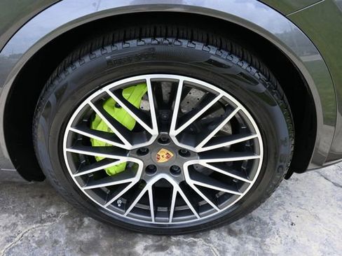 Used 2021 Porsche Cayenne Turbo S AWD/4WD image 11