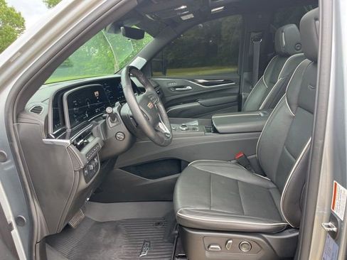 Certified 2024 Cadillac Escalade Sport w/ LPO, ONYX Package AWD/4WD image 19