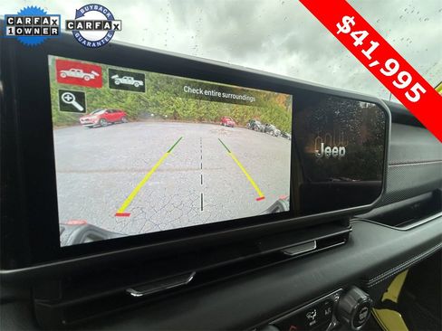 Used 2024 Jeep Gladiator Rubicon w/ Technology Group image 21