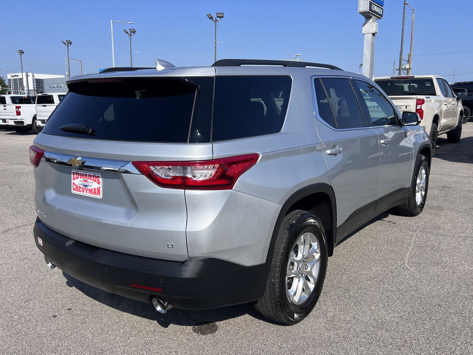 Used 2020 Chevrolet Traverse LT FWD image 35