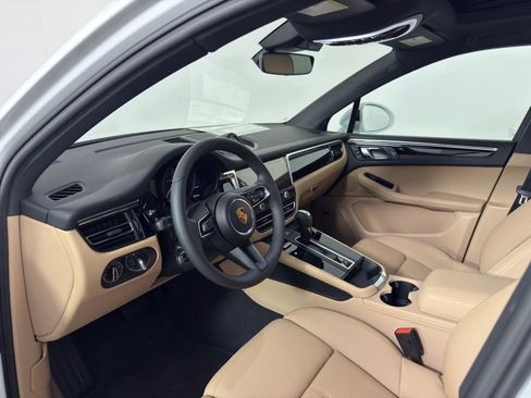 New 2026 Porsche Macan AWD/4WD image 4