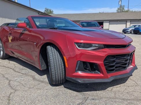 Used 2017 Chevrolet Camaro LT RWD image 5