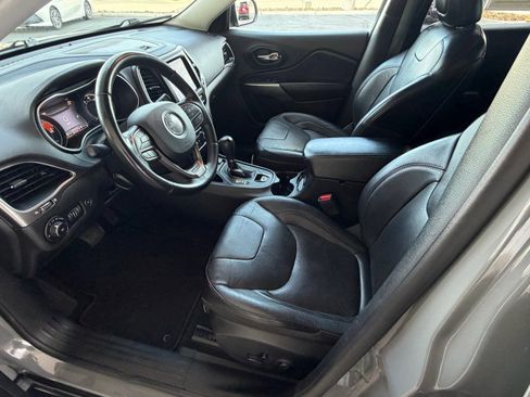 Used 2021 Jeep Cherokee Latitude Lux w/ Comfort/Convenience Group image 16